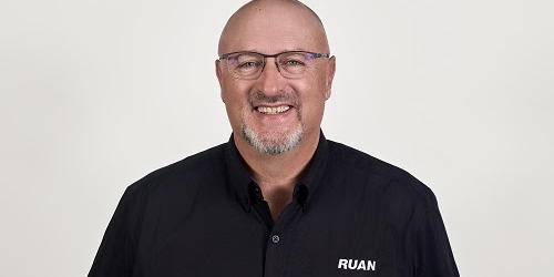 Do it Best Driver Dean Key Honored as Ruan Transportation's 2023 Driver of the Year