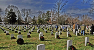 Brownsboro Hardware & Paint Wreaths Across America Day